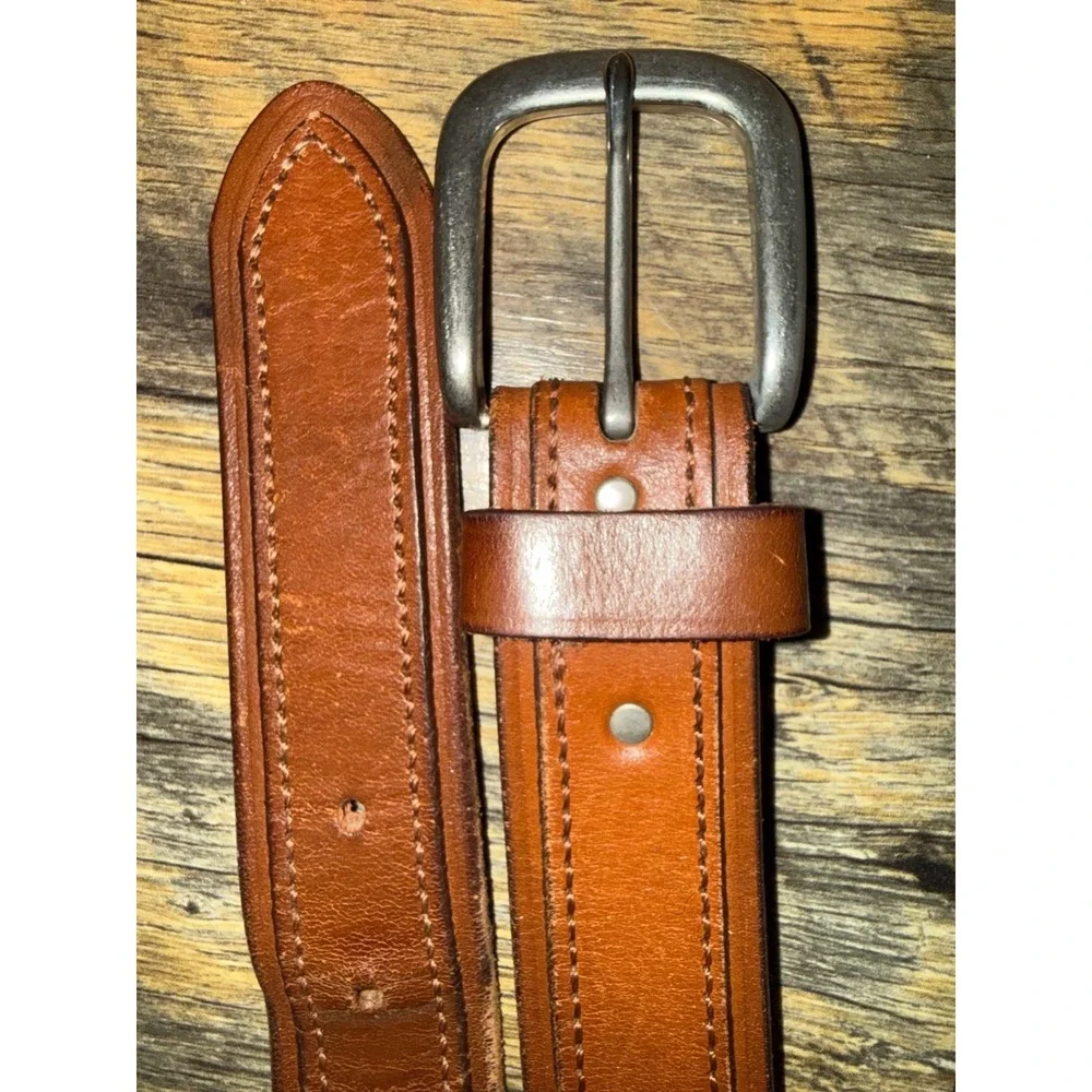 LAUREN Ralph Lauren Leather Belt Featuring A Stirrup-Inspired Design Size 42‎